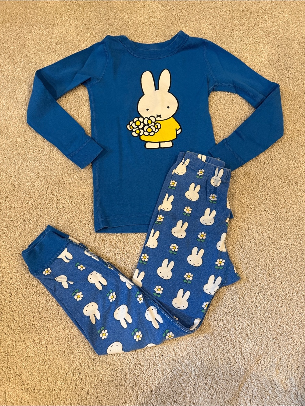 Hanna Andersson Miffy Blue Bunny Print Kids Pajama Set with Yellow, size 6